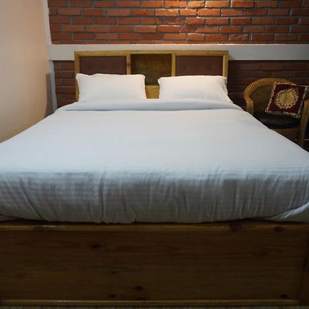 Dorsen Homestay Shillong Buitenkant foto